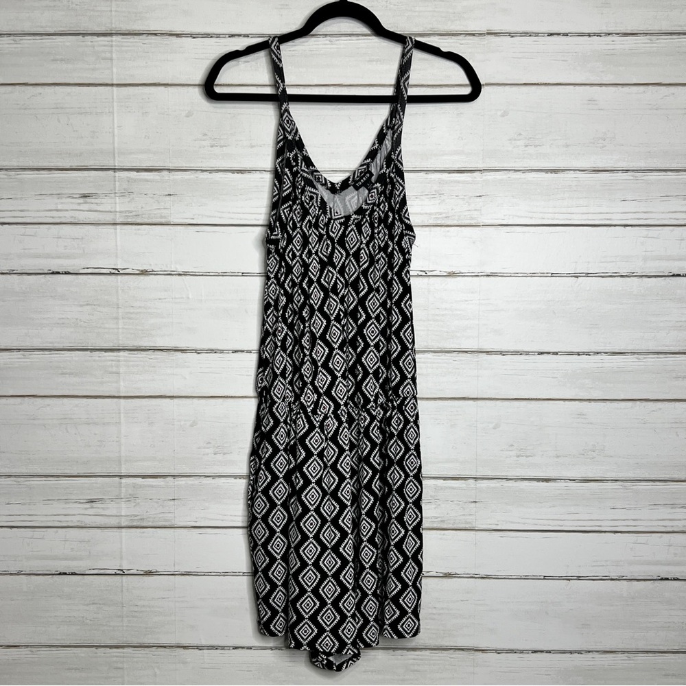 Torrid Black White Geometric Tank Romper Size 1